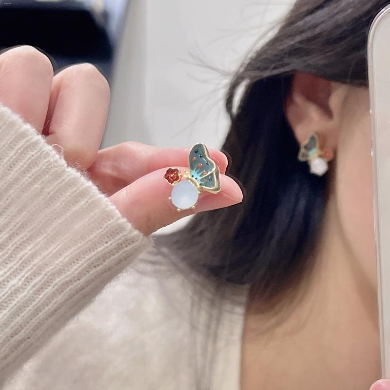 网红精致个性显白轻奢潮简约时尚新款设计气质百搭彩绘蝴蝶耳钉
