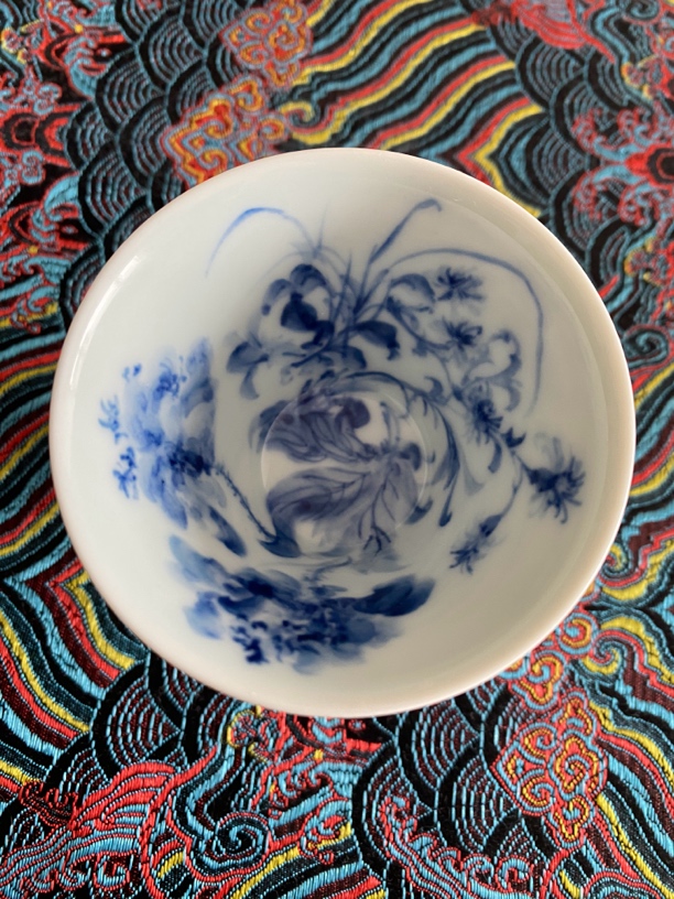 满容50毫升写意花卉画面陶瓷缠枝普洱杯手工高足杯主人杯手绘茶杯