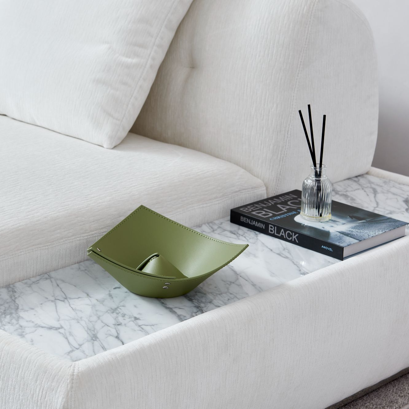 马鞍皮桌面收纳盒玄关钥匙收纳篮首饰化妆品收纳软装搭配装饰收纳