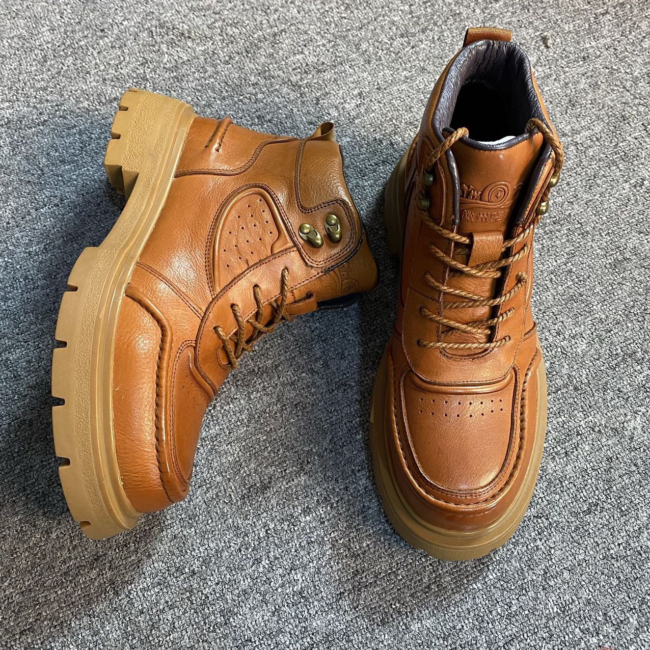 2024休闲时尚复古百搭英伦风男式真皮马丁靴8881-6