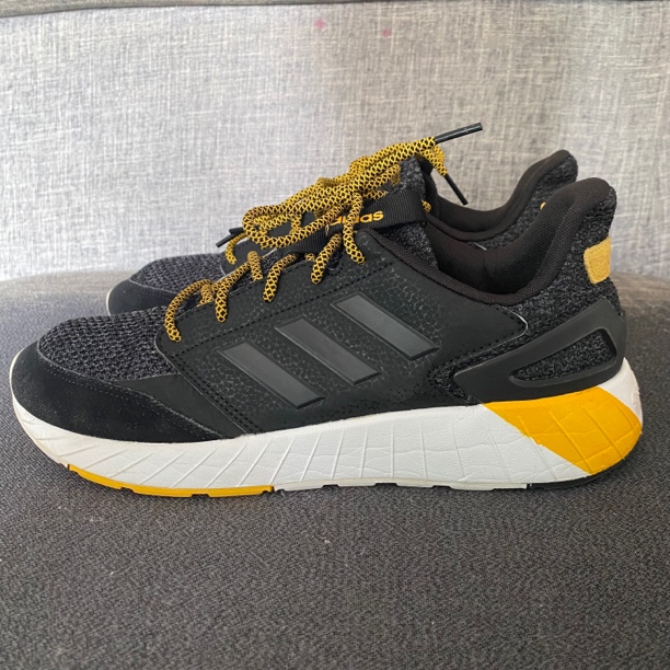 41码/Adidas 二手运动鞋/公价699/无瑕疵