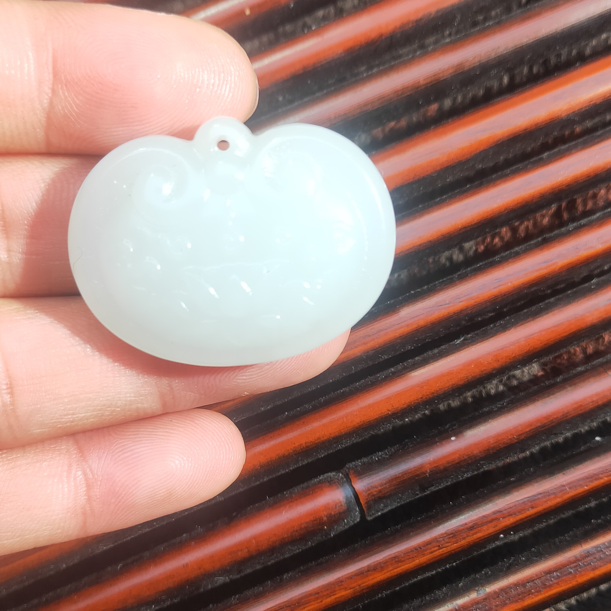 精品和田玉锁大小合适带着上档次