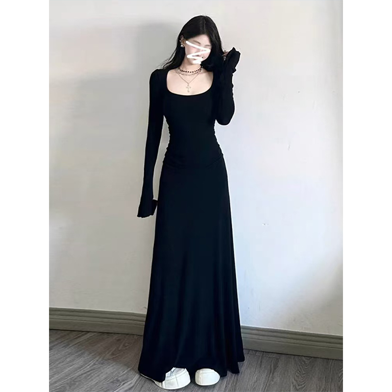 法式高级感黑色长袖修身连衣裙女秋季新款气质显瘦包臀a字长裙子