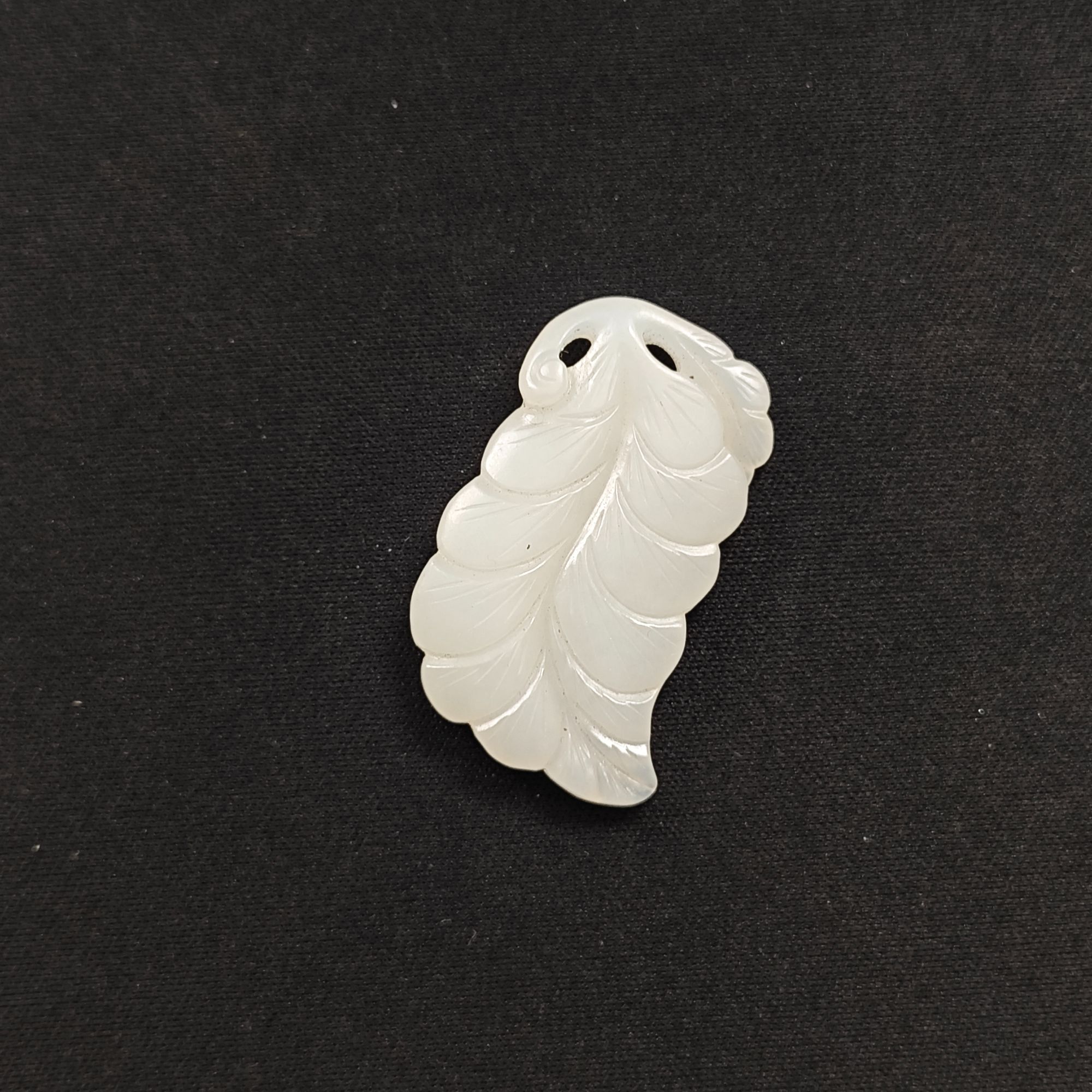 457清代和田白玉金枝玉叶