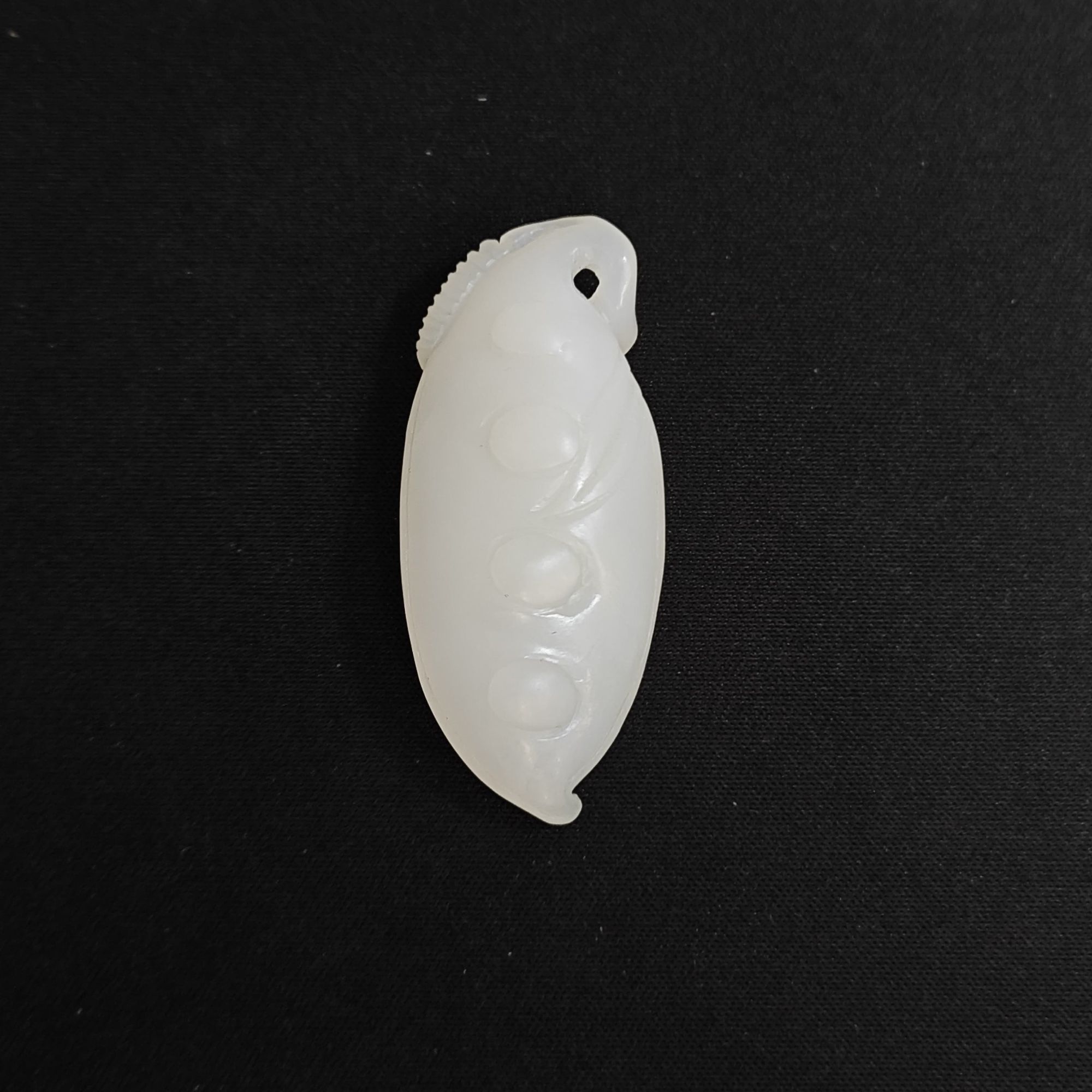 381创汇期和田白玉福豆吊坠