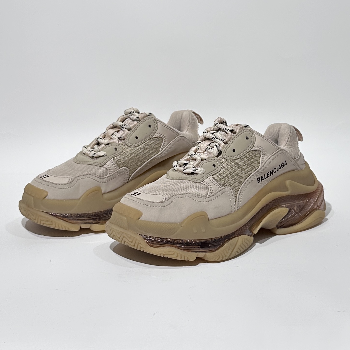 95新 Balenciaga/巴黎世家 37码98新Triples奶茶色老爹鞋/BX80204