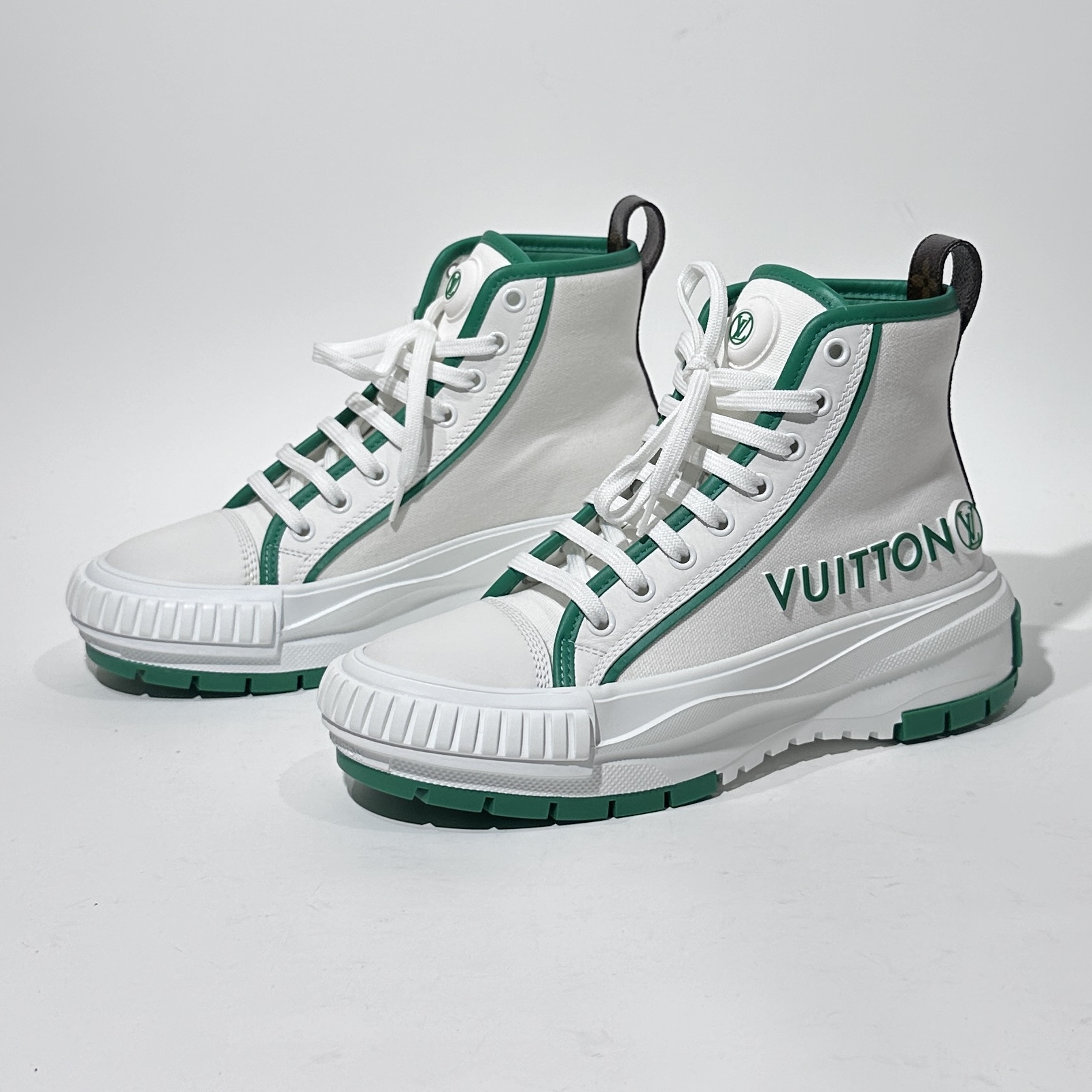 全新未使用 LouisVuitton/路易威登 36码白绿时尚高帮板鞋/BX1264