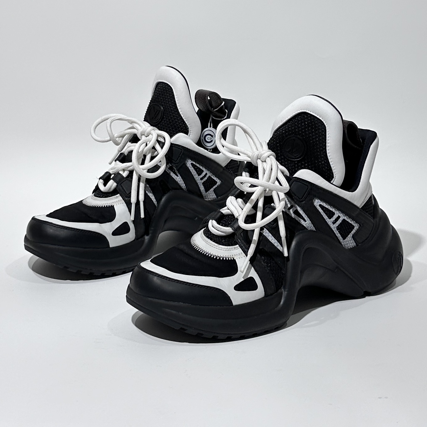 95新 LouisVuitton/路易威登 36.5码 黑白时尚老爹鞋/BX80091