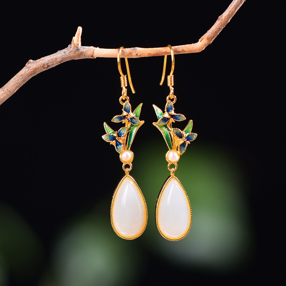 S925银镶嵌天然和田玉水滴兰花珐琅耳坠7330