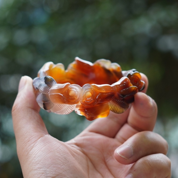 【阳琈珠宝】天然俏色巧雕意境玛瑙手镯/圈口56/编号149