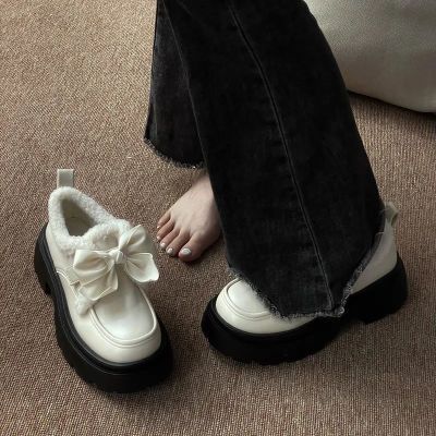 秋冬加绒蝴蝶结厚底小皮鞋女保暖乐福鞋配裙子jk制服单鞋潮