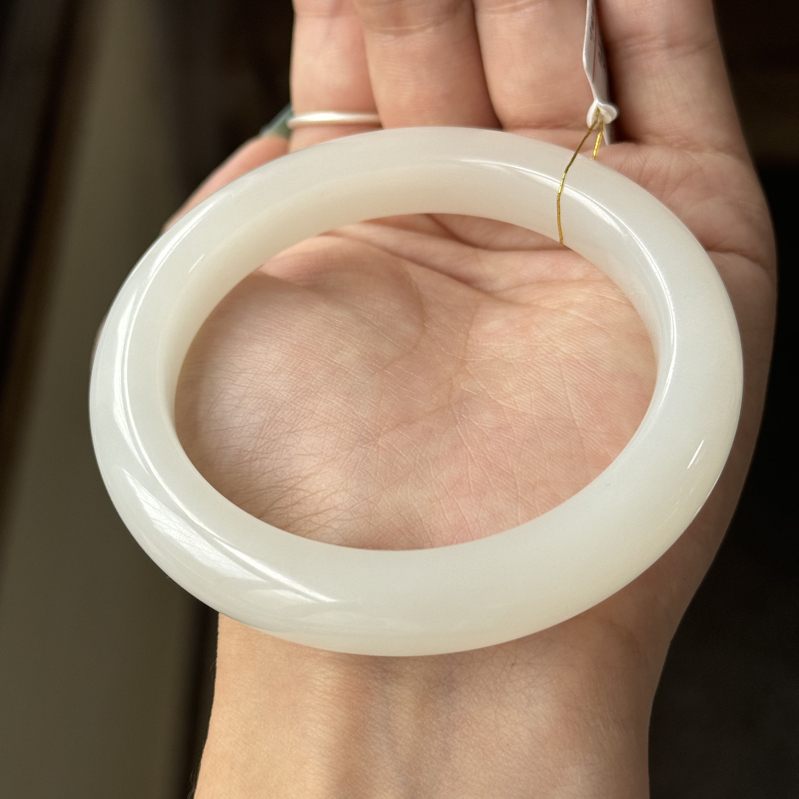 精品和田玉羊脂白玉正装手镯 女款送礼收藏