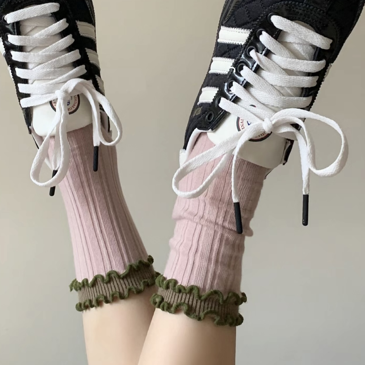 多巴胺百搭花边袜子女秋冬运动潮中筒棉袜木耳边堆堆袜女配勃肯鞋