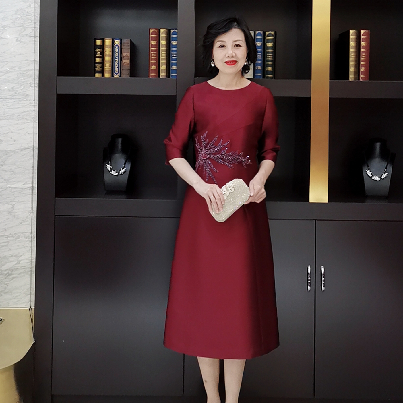 YINGDAK/应大秋风红叶棕酒红色圆领钉珠七分袖宴会礼服婚礼喜婆婆