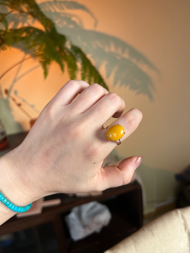 老蜜蜡戒指、蜜蜡镶嵌18K金戒指