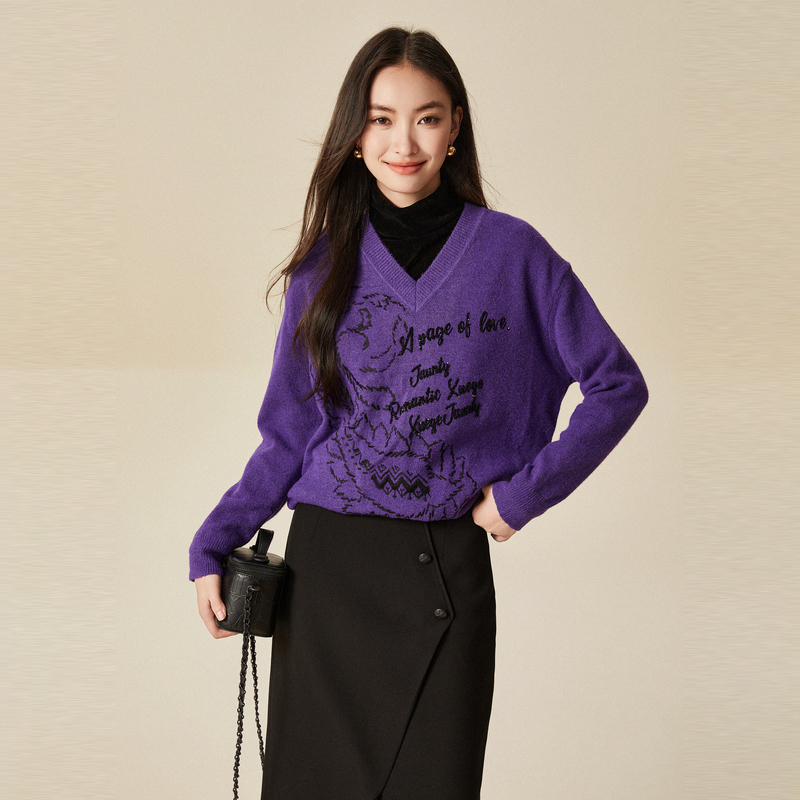 XG雪歌深紫字母印花V领毛衣冬季新款宽松长袖针织衫百搭上衣