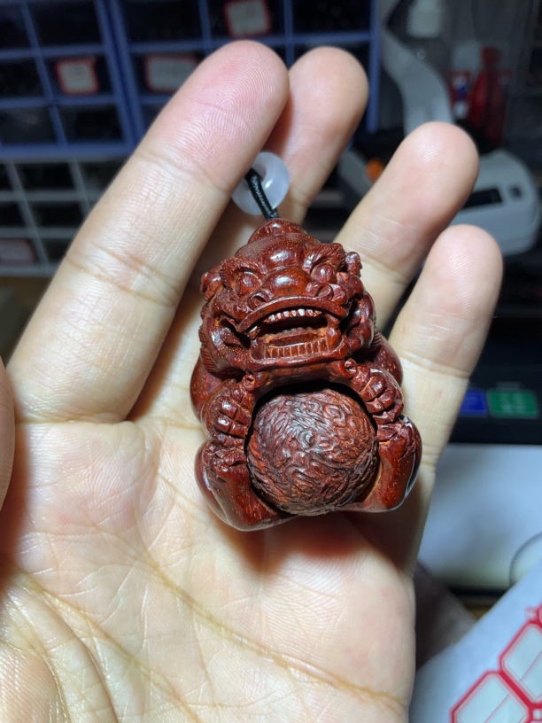 印度小叶紫檀金星料貔貅抱球招米有球必应时来运转