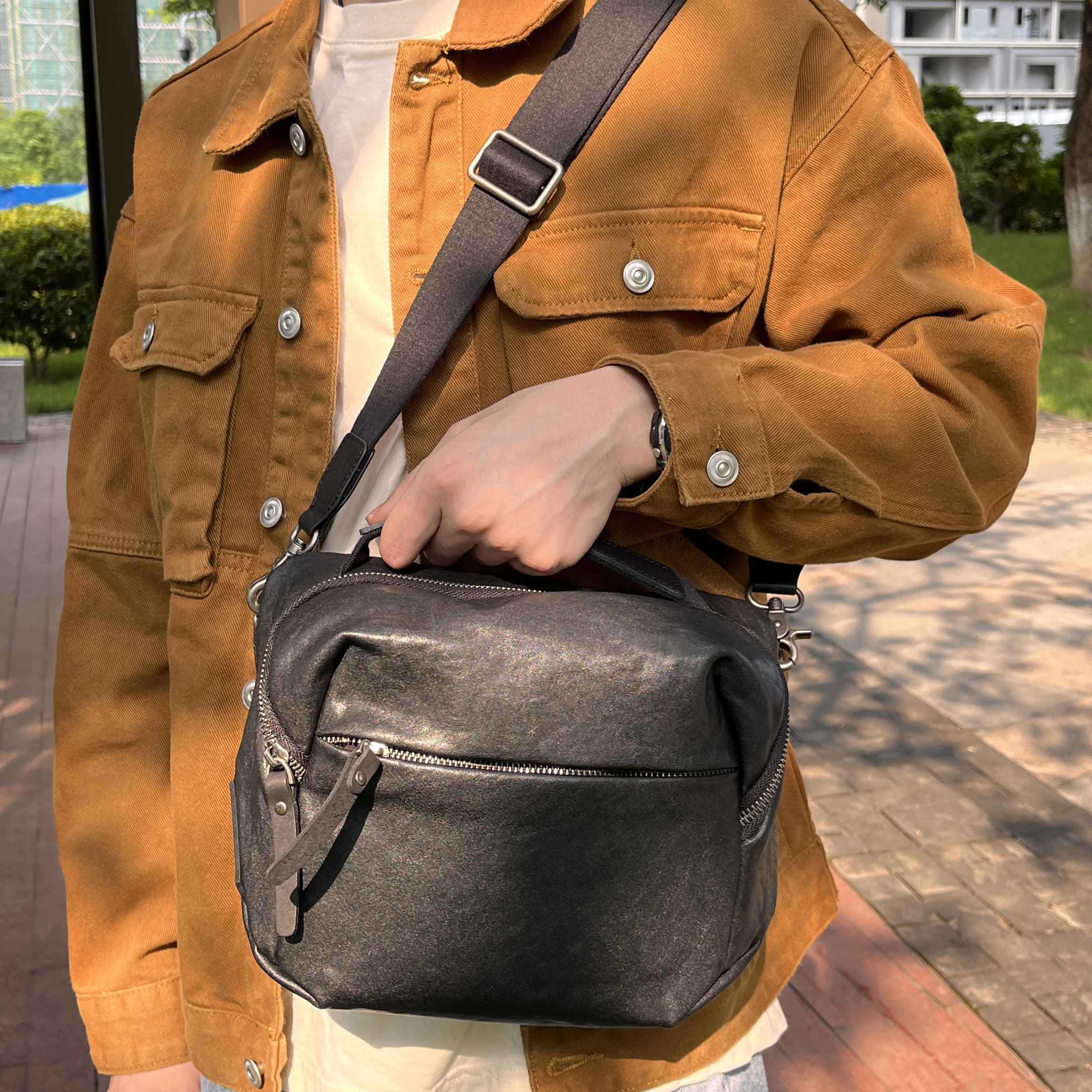 手工真皮休闲斜挎包男士头层牛皮单肩包多功能手提包软皮潮流背包