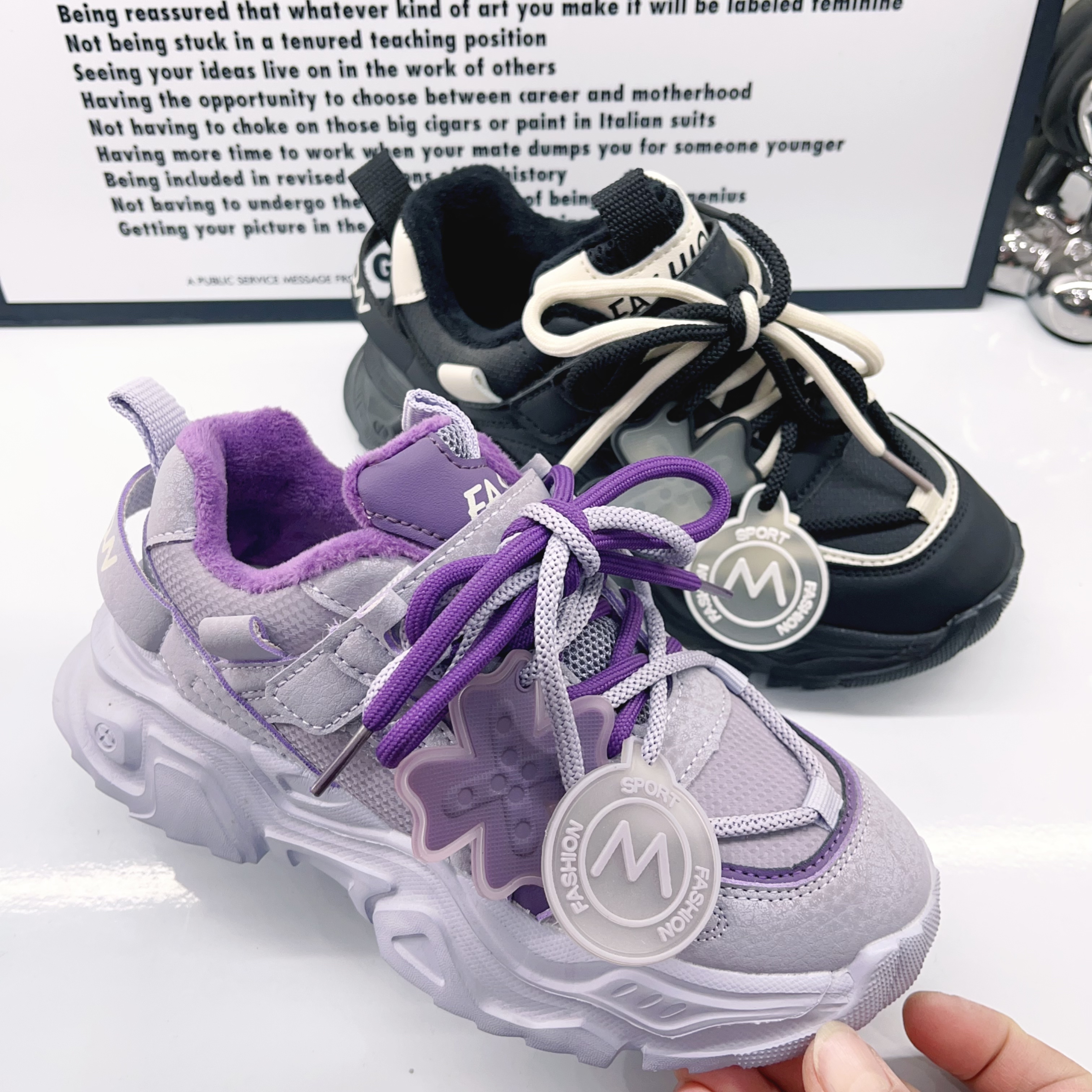 夜光休闲运动二棉鞋，内里薄绒超轻鞋底，最新配色，装饰扣可随意调