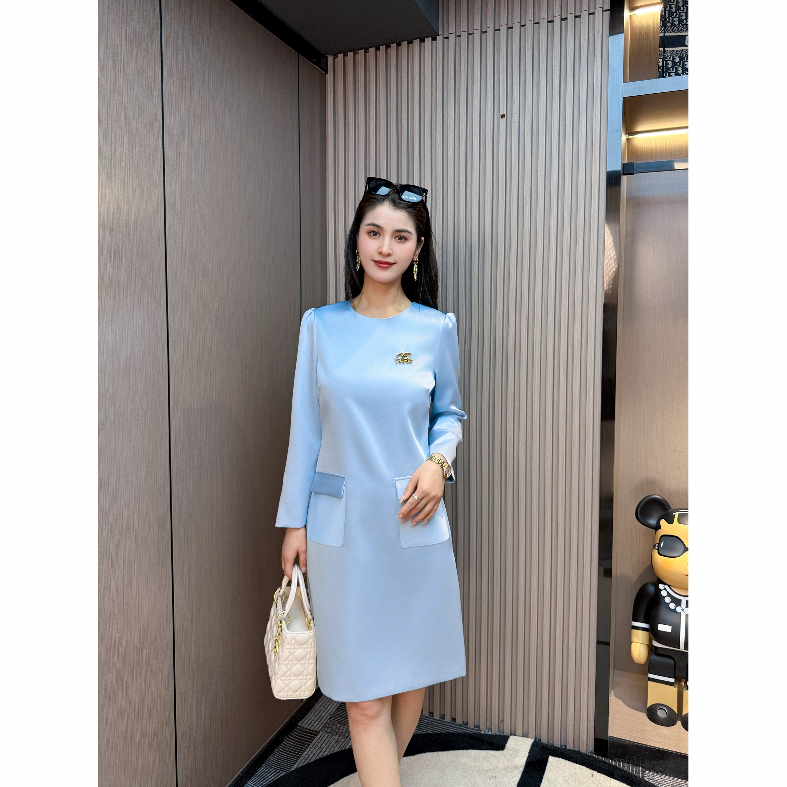 Y S Q 春季新款纯色高级亮面轻奢气质蓝色连衣裙