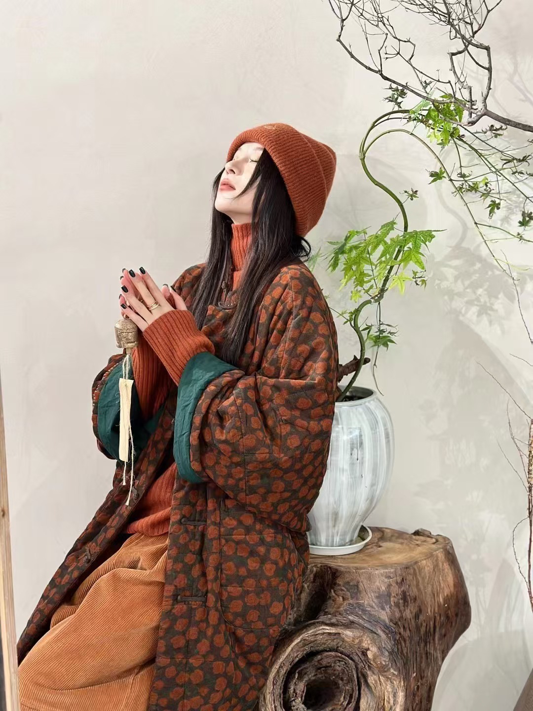 忆古朴拙设计师高定款气质细条绒印花多手工盘扣长棉衣