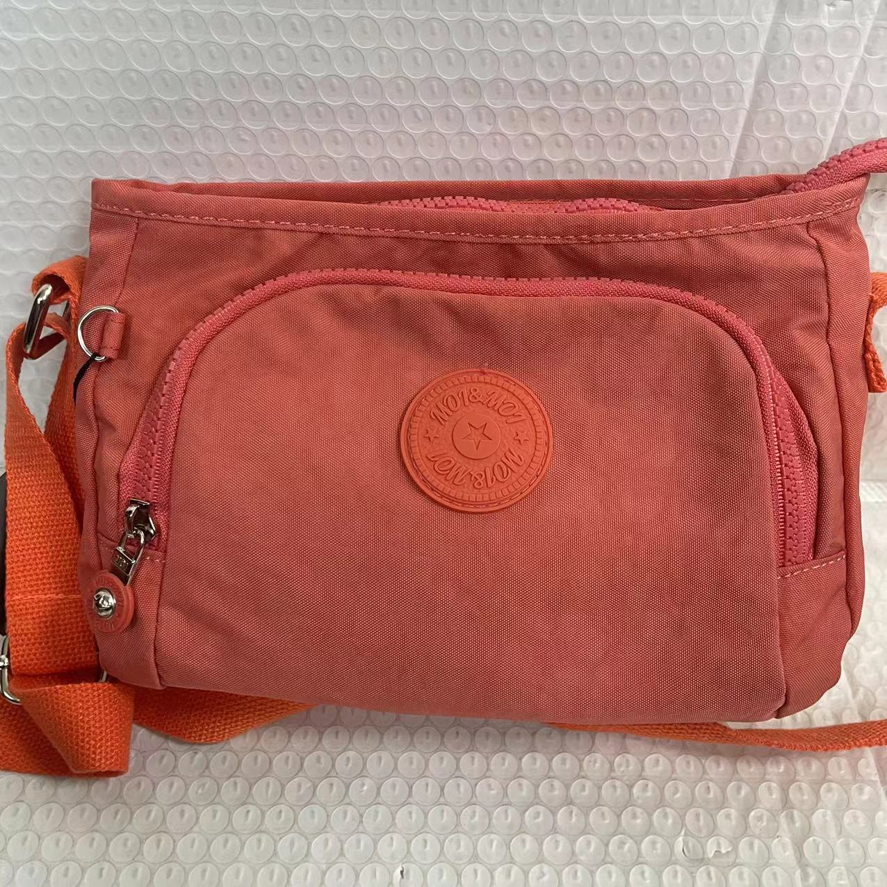  新款时尚单肩斜挎包8637-3