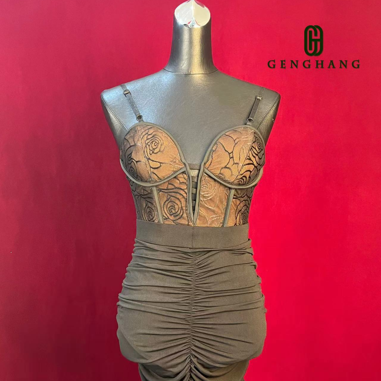 庚航玫瑰纹吊带修身拉丁舞上衣