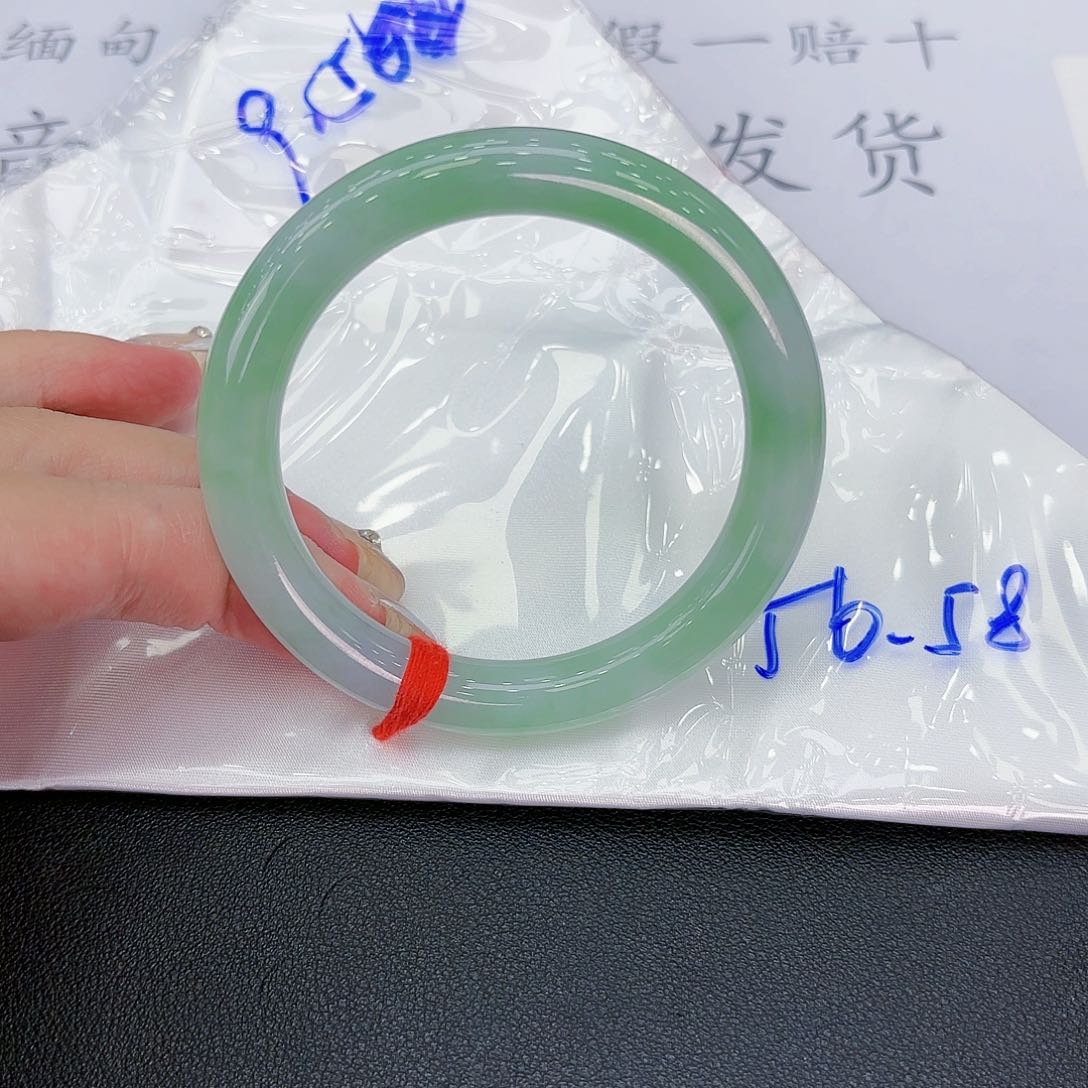 翡翠手镯未镶嵌天然缅甸A货翡翠