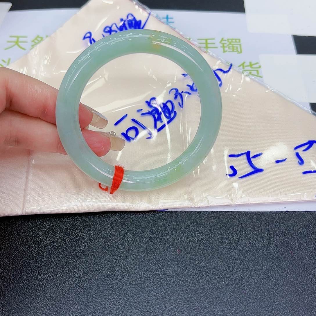翡翠手镯未镶嵌天然缅甸A货翡翠