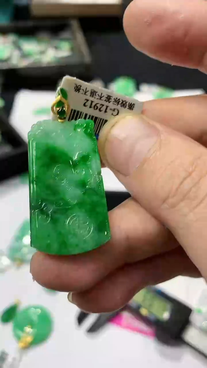 【闪购商品】翡翠颈饰未镶嵌挂件