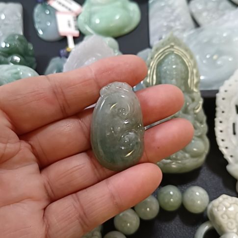 【闪购商品】翡翠颈饰未镶嵌乐****@