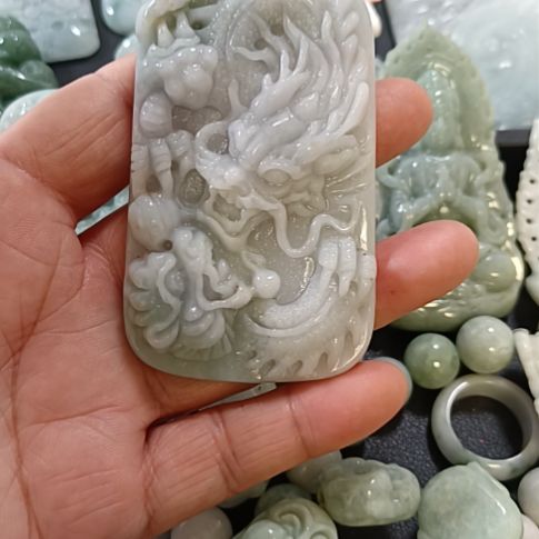 【闪购商品】翡翠颈饰未镶嵌范*润
