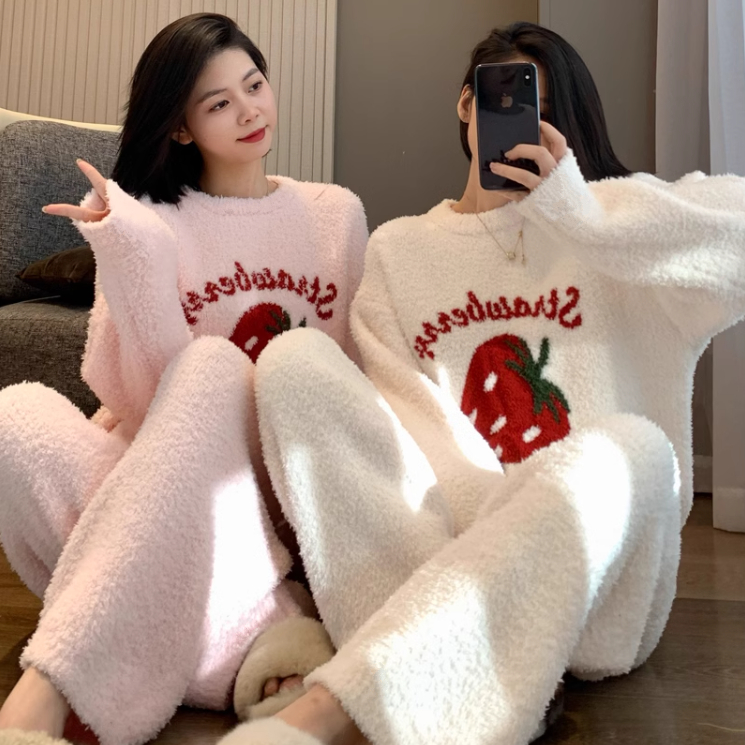 2024新款女士字母草莓半边绒爆款圆领套头长袖长裤卡通家居服套装