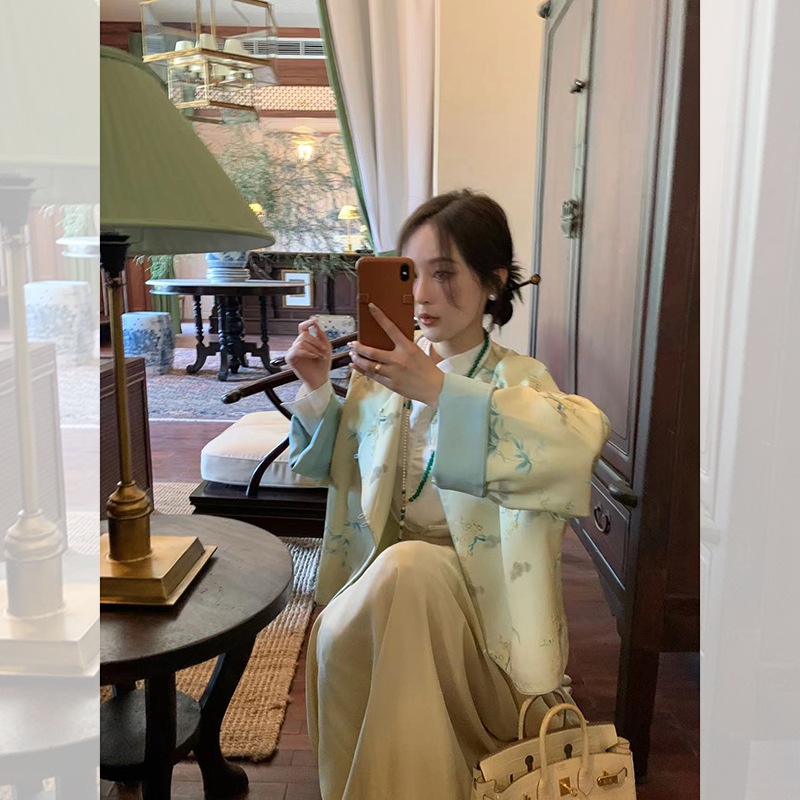 【日常新中式】春天该有的颜色 浮雕提花翻折袖国风外套QW241018