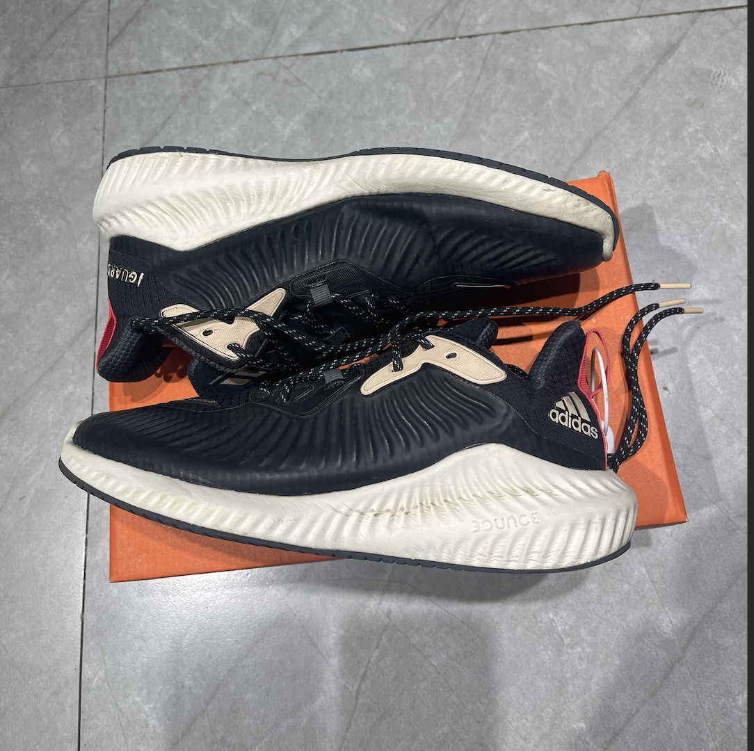 adidas/阿迪达斯40码 公价519 防滑耐磨 跑步鞋
