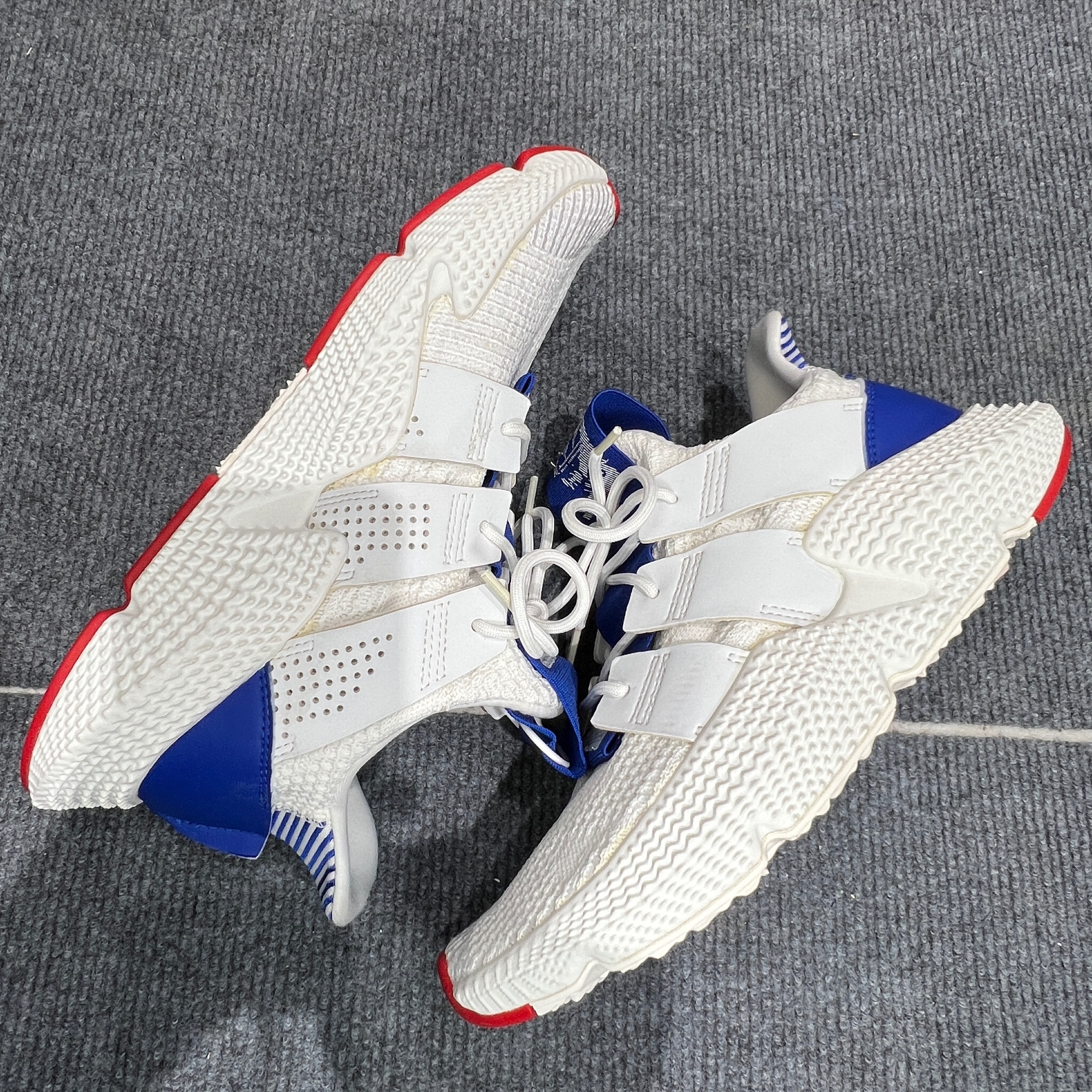 adidas/阿迪达斯40码 公价889 减震防滑 低帮 运动休闲鞋 白蓝