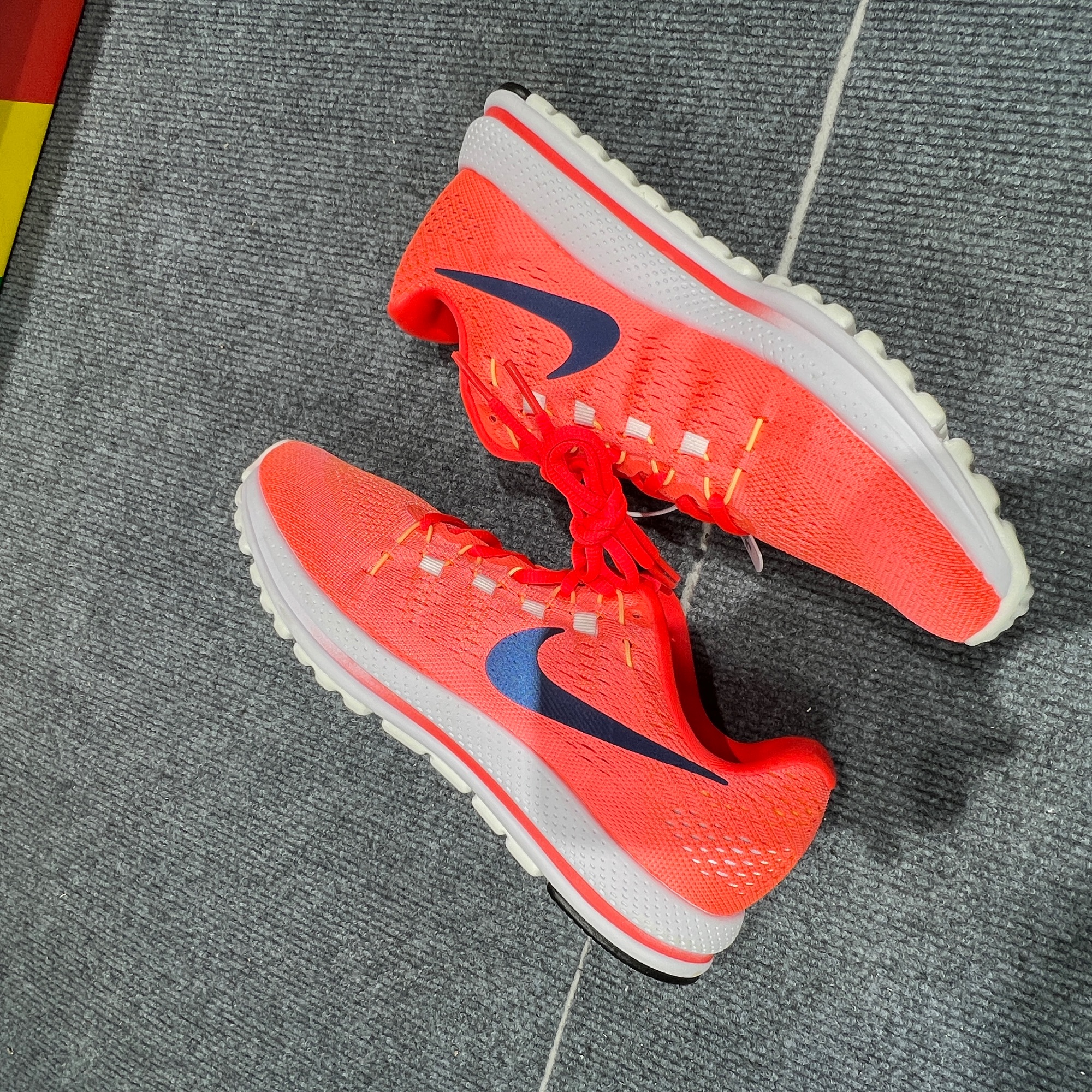 NIKE42码 公价969 Nike Air Zoom Vomero 12 透气