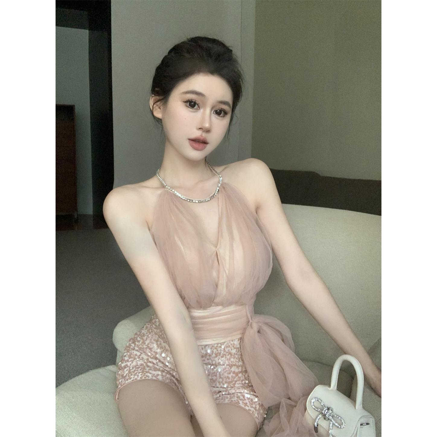 今年流行漂亮辣妹修身上衣炸街网红爆款挂脖无袖夏季时尚休闲女装