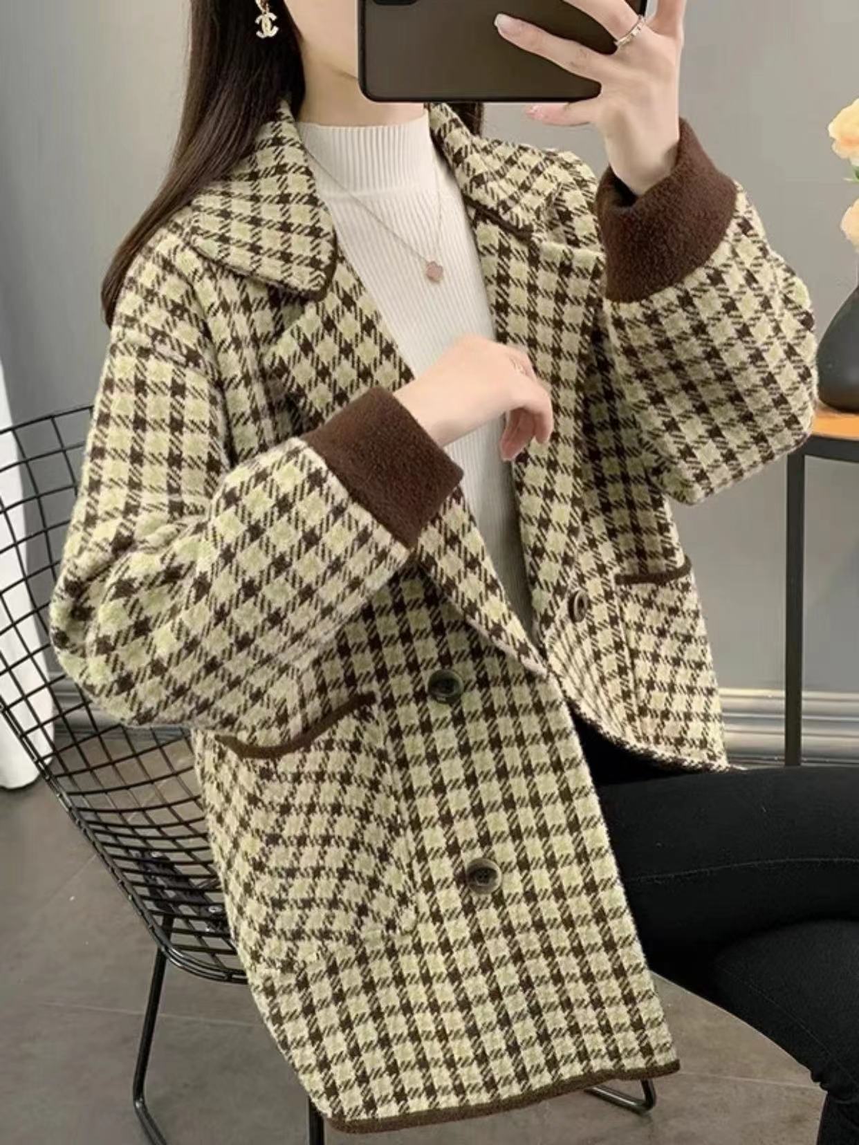 英伦复古格子西装领大衣女2024秋季新款加厚小个子拼接针织袖外套
