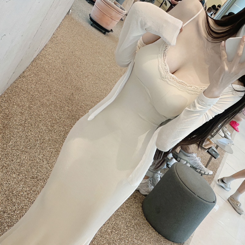 韩国东大门新品带胸垫气质女人味温柔蕾丝拼接V领修身优雅吊带裙