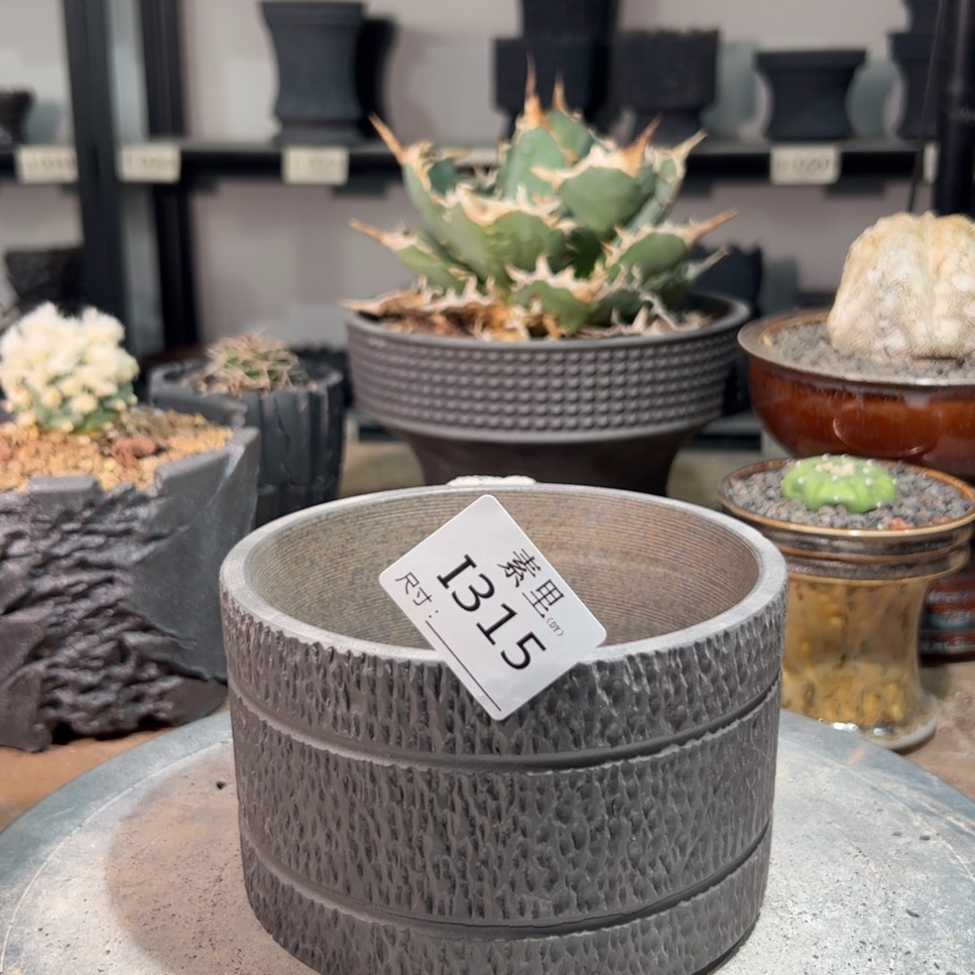 景德镇手工素里内口13高9瑕疵