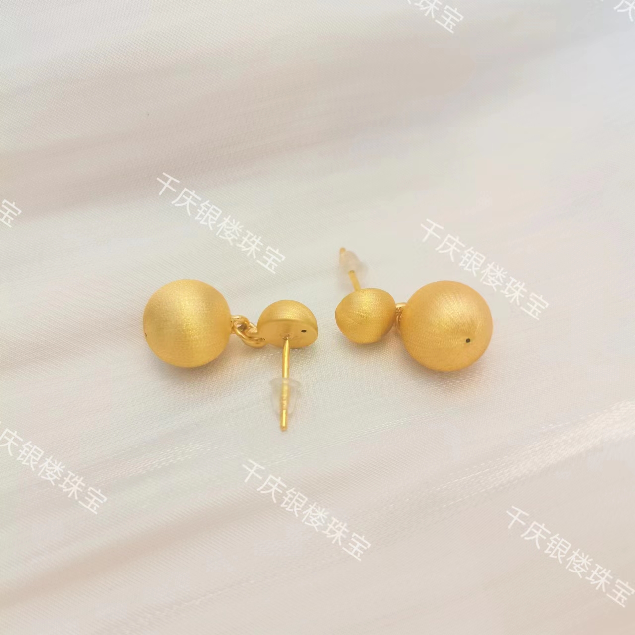 足金时尚个性5D拉丝工艺球耳钉 3.51g/3.94g