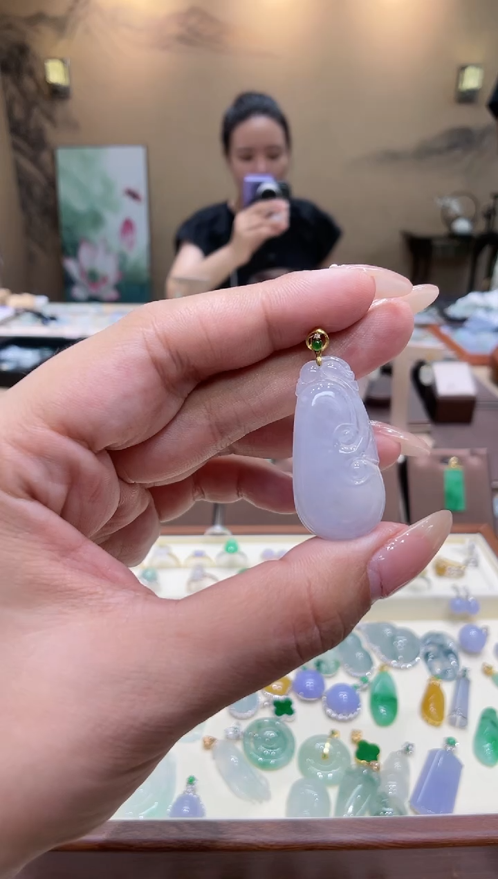 【闪购商品】翡翠吊坠(不含链)18K金镶嵌如意48小时鉴赏期