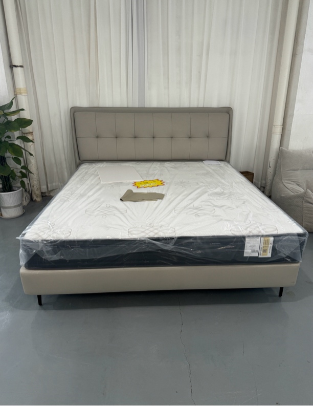 真皮床头层牛皮大床双人床主卧1.8米婚床现代意式极简新款皮床