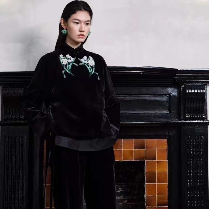 【张羽推荐】设计师品牌JADE玉琼 国风水仙刺绣丝绒外套