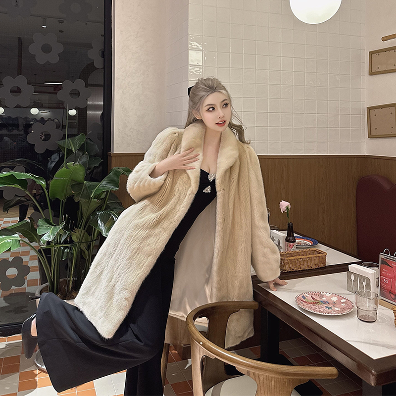 香榭丽舍 进口全抽中长款西装领水貂整貂貂皮大衣女冬皮草外套