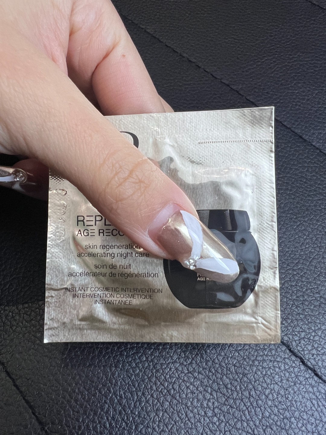 【凡凡的小宝贝】黑蹦蹦面霜片片