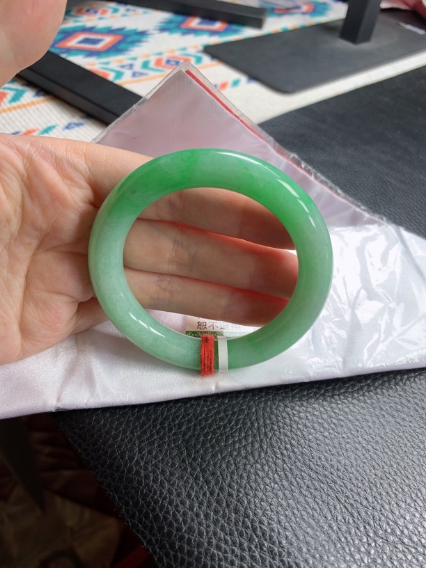 54圈天然缅甸A货翡翠老坑料满色苹果绿底圆条手镯