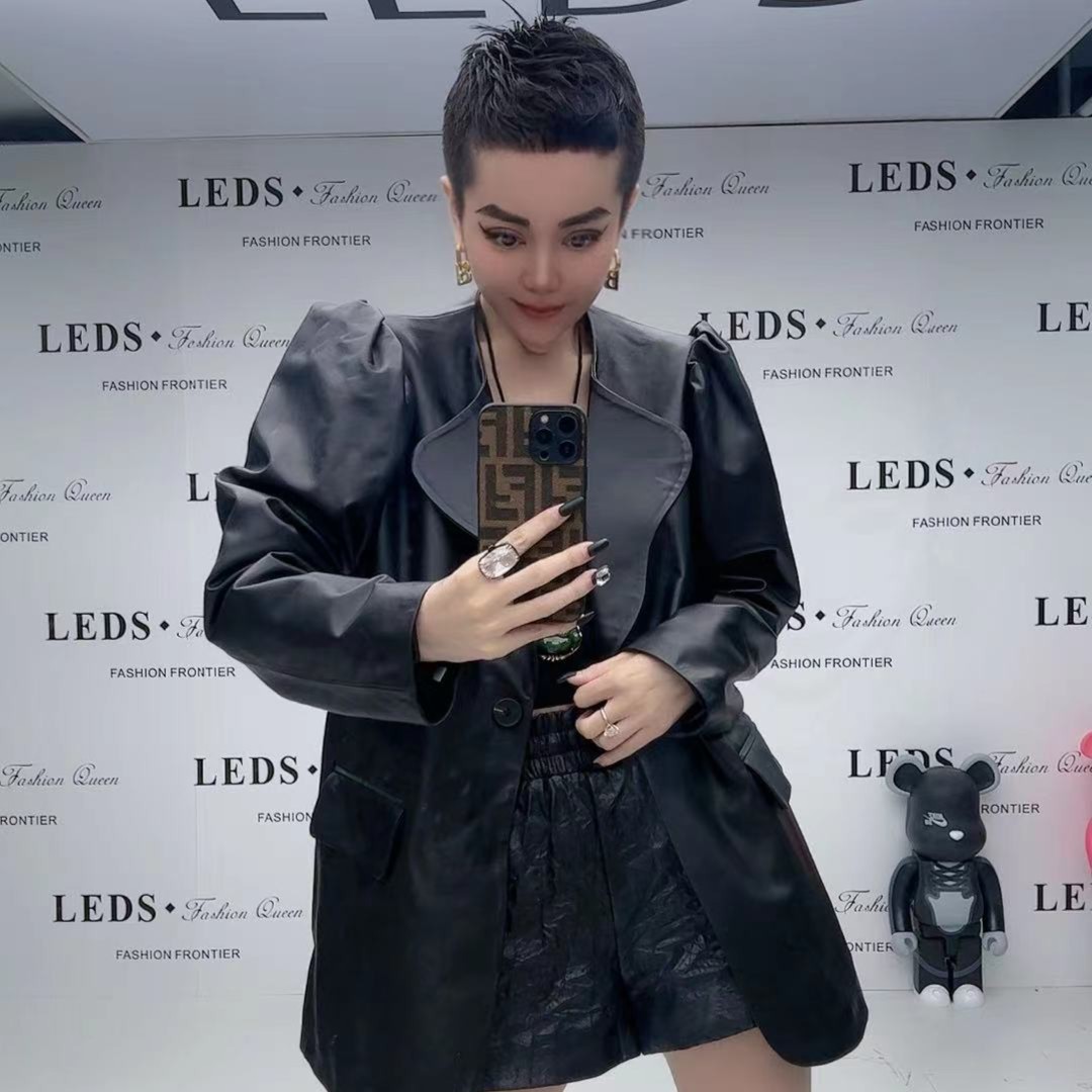 DN A507秋季新款泡肩纯色皮衣