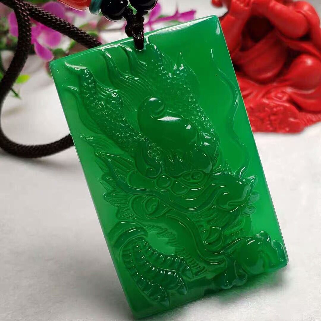 非金属布艺吊坠 龙牌吊坠碧绿龙牌精美百搭绿色生肖属相项链雕刻